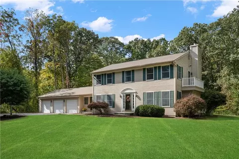 24 Connors Farm Dr, Smithfield, RI 02917