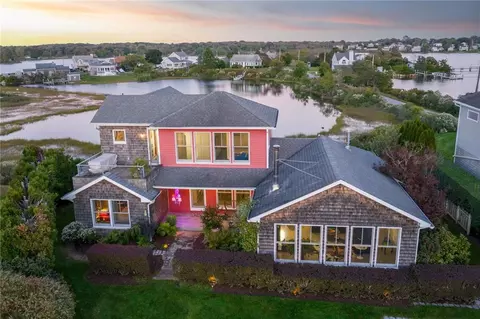 45 Marine Dr, Narragansett, RI 02882