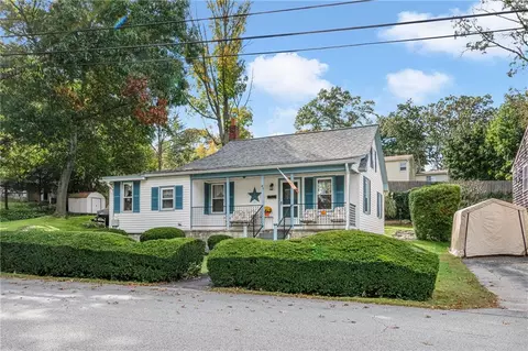 47 Revere Ave, West Warwick, RI 02893