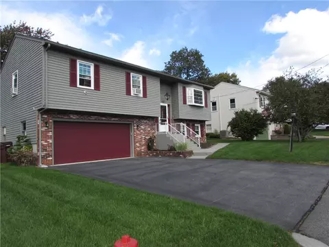 150 Capwell Ave, Woonsocket, RI 02895 photo 2