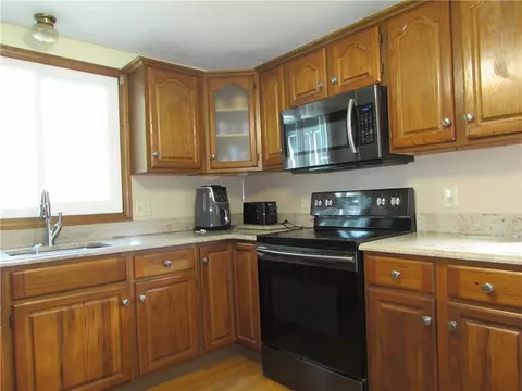 150 Capwell Ave, Woonsocket, RI 02895 photo 6