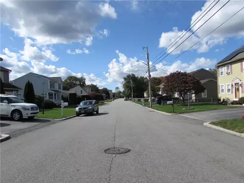150 Capwell Ave, Woonsocket, RI 02895 photo 20