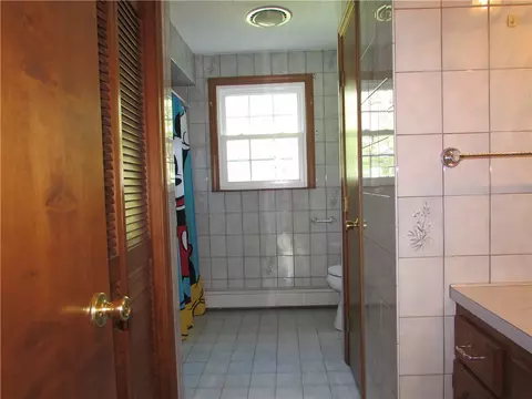 150 Capwell Ave, Woonsocket, RI 02895 photo 9