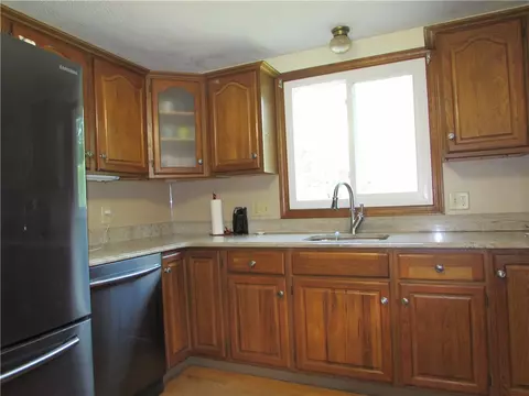 150 Capwell Ave, Woonsocket, RI 02895 photo 5