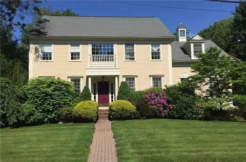 1 Frederick Ln, Cumberland, RI 02864