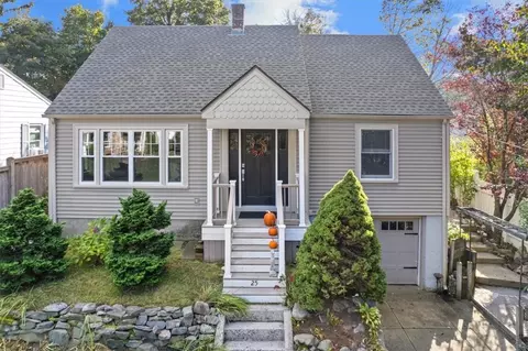 25 Interlocken Rd, East Providence, RI 02914