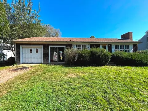 9 Harbour Island Rd, Narragansett, RI 02882