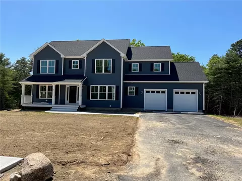 8 Cassidy Trl, Coventry, RI 02816