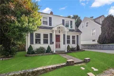 11 Edwards Rd, Johnston, RI 02919