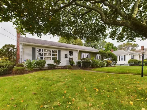 83 Broadmoor Rd, Cranston, RI 02910