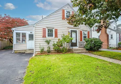 27 Hand St, Pawtucket, RI 02861