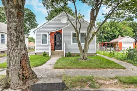 40 Aldine St, Providence, RI 02909