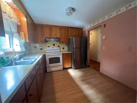121 All Saints St, Woonsocket, RI 02895 photo 9