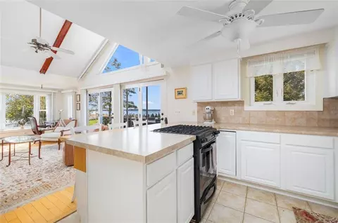 31 Strand Ave, Warwick, RI 02889 photo 21