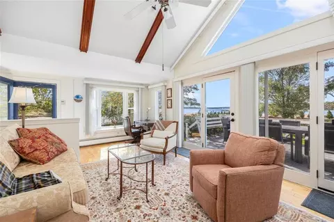 31 Strand Ave, Warwick, RI 02889 photo 17
