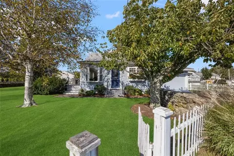 31 Strand Ave, Warwick, RI 02889 photo 5