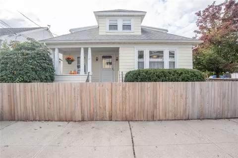 21 Bloomfield St, Pawtucket, RI 02861