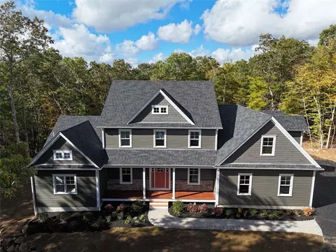 67 Knight View Dr, West Greenwich, RI 02817