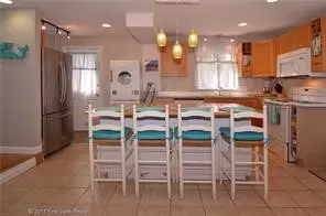 11 Logan St, Warwick, RI 02889 photo 3