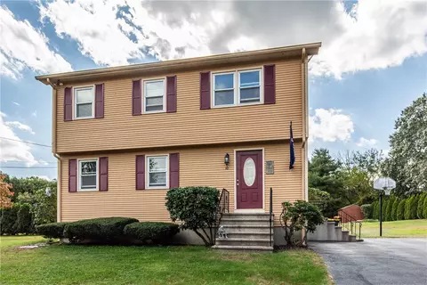 10 Glenna Dr, Smithfield, RI 02917