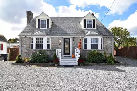 1008 Main Ave, Warwick, RI 02886