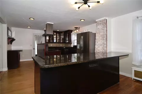 1008 Main Ave, Warwick, RI 02886 photo 2