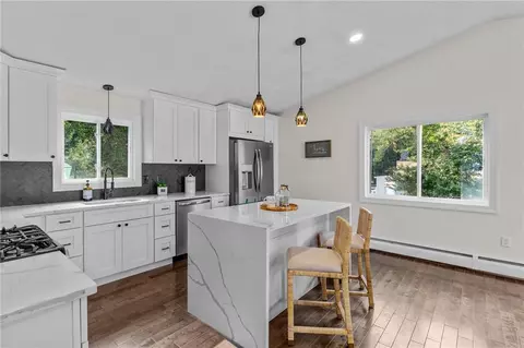 65 Fairhaven Ave, Warwick, RI 02889 photo 5
