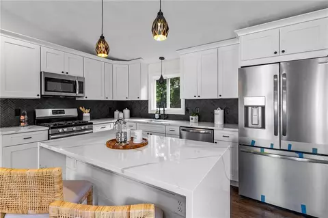 65 Fairhaven Ave, Warwick, RI 02889 photo 4