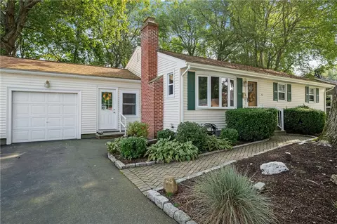 42 Wildwood Trl, East Greenwich, RI 02818