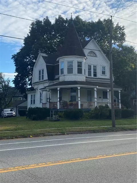 142 Norwood Ave, Cranston, RI 02905