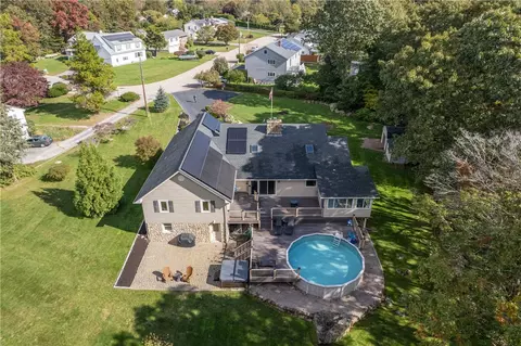 12 Pickering Dr, Westerly, RI 02891 photo 6