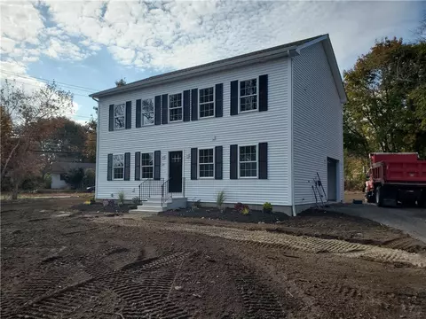 20 Waites Corner Rd, West Kingston, RI 02892