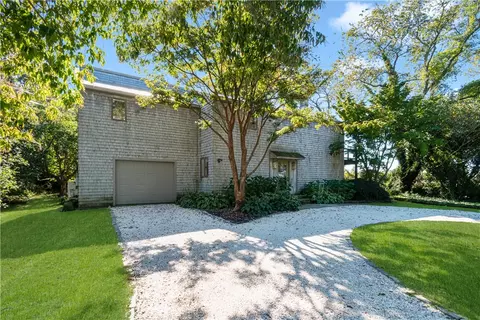 101 Mount Hope Ave, Jamestown, RI 02835