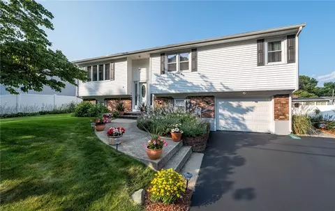 4 Loud St, Johnston, RI 02919