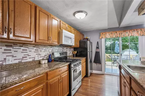34 Mohawk St, Coventry, RI 02816 photo 8