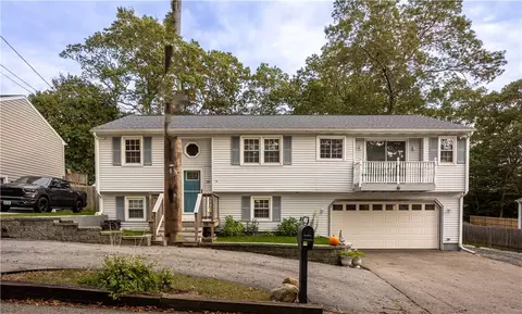 34 Mohawk St, Coventry, RI 02816 photo 3
