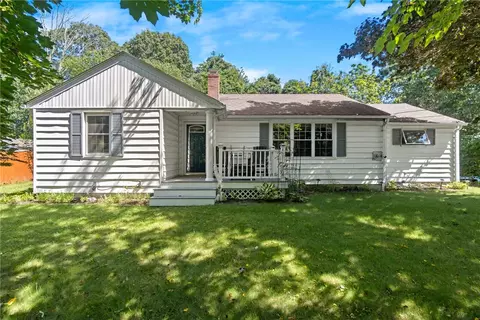517 Knotty Oak Rd, Coventry, RI 02816
