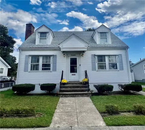 26 Gurney St, East Providence, RI 02914