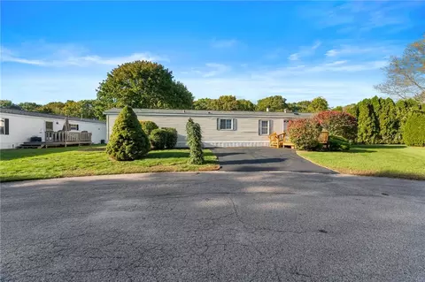 8 Idlewild Ct, Coventry, RI 02816