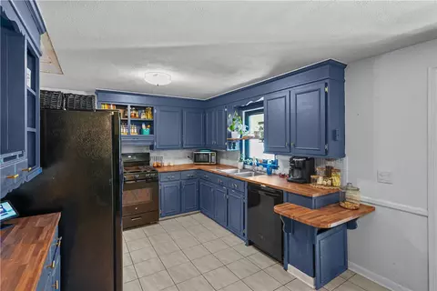 73 Macarthur Rd, Woonsocket, RI 02895 photo 8