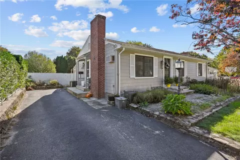 73 Macarthur Rd, Woonsocket, RI 02895 photo 5