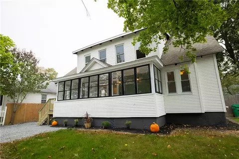 35 Allard St, Warwick, RI 02889