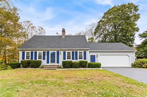 20 Daniel Dr, North Kingstown, RI 02852