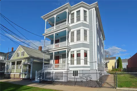 274 High St, Bristol, RI 02809