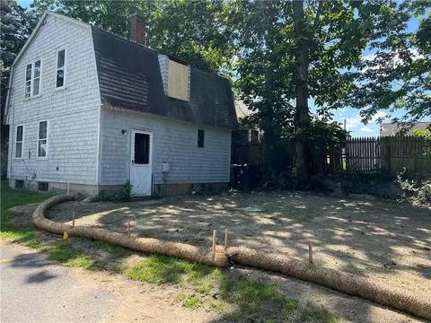 70 John Wickes Ave, East Greenwich, RI 02818