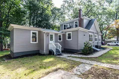317 Inez Ave, Warwick, RI 02886 photo 5