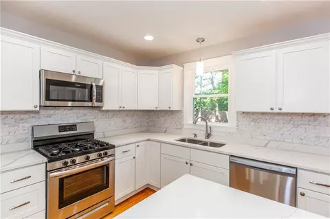 317 Inez Ave, Warwick, RI 02886 photo 19