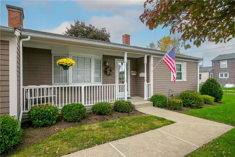 5 Linwood Ct, Warren, RI 02885