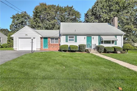 25 Fiske Avenue Ave, Cumberland, RI 02864