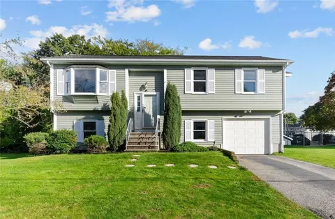 31 Arrow Way, Cranston, RI 02921